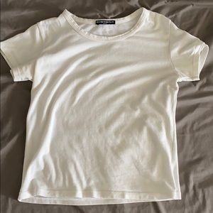 SOLD ‼️Brandy Melville rose embroidered t-shirt